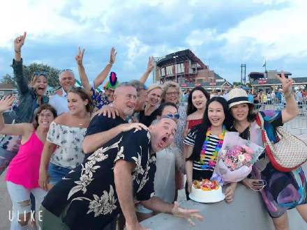 高娓娓:活力四射的美国摇滚大爷——老牌传奇歌星JimmyBuffett演唱会