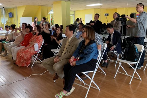 高娓娓:梁坤钿林肯中心舞蹈专场--流彩花韵新闻发布会在纽约举行