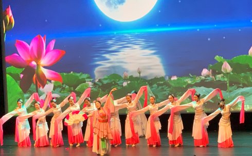 高娓娓:“流彩花韵——梁坤钿舞蹈专场演出”隆重亮相纽约林肯中心