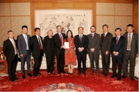 高娓娓：美国一带一路总商会与美国驻华大使馆官员在钓鱼台共贺国庆，探讨如何加强中美