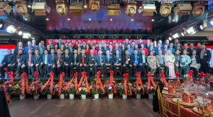 高娓娓:美国长乐公会二十七周年庆典暨新职员就职典礼在纽约隆重举行